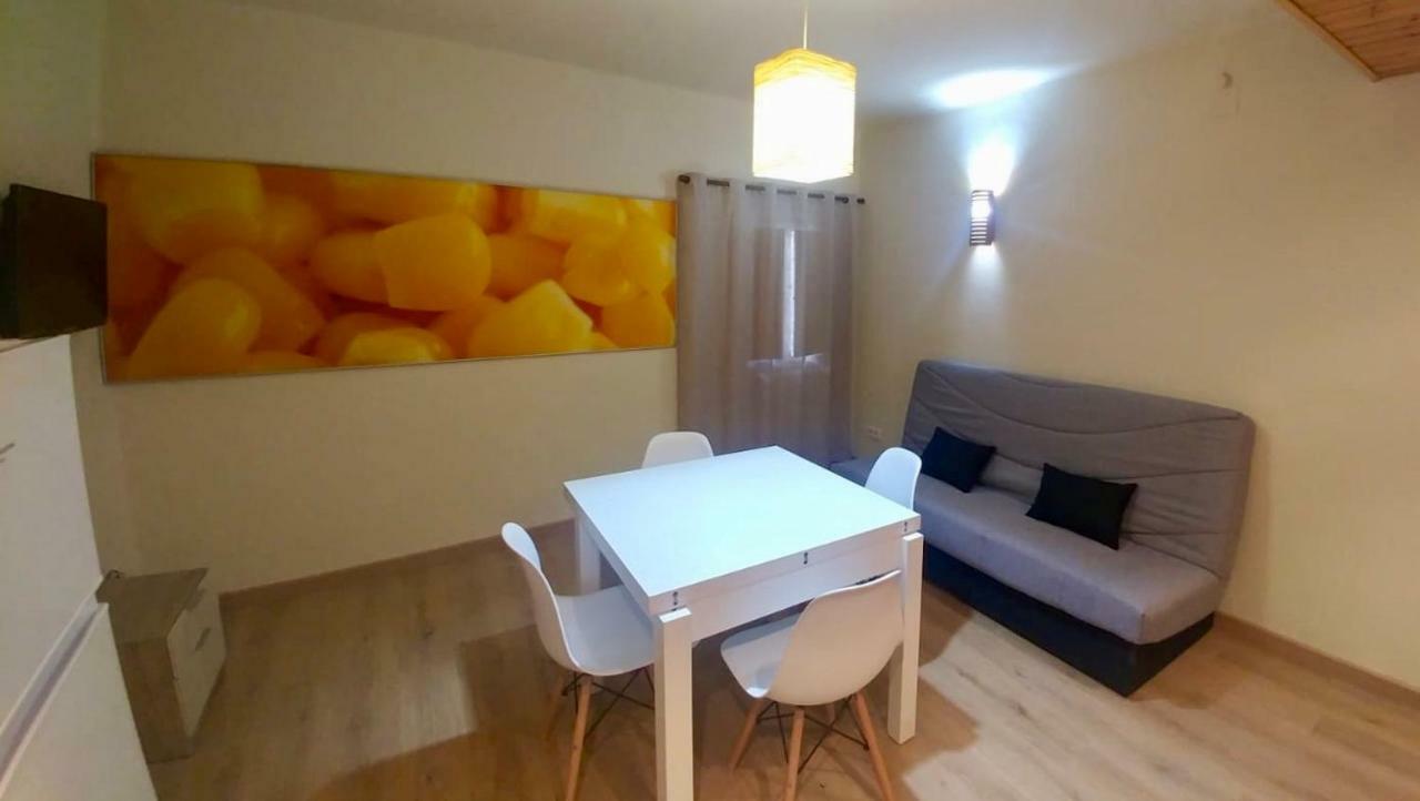 Duplex Acollidor Al Centre De Vic Aptgarbi Exterior photo